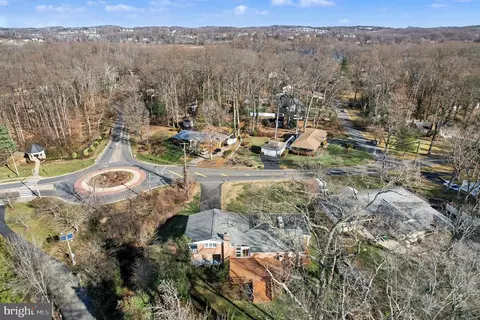 View/Area - 18316 Cabin Rd, Triangle, VA 22172 photo 2 of 3