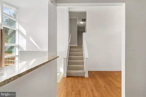 Entry Way - 18316 Cabin Rd, Triangle, VA 22172 photo 8 of 11