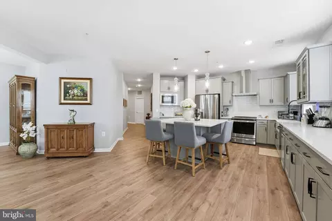 13950 Englefield Dr #302, Woodbridge, VA 22193