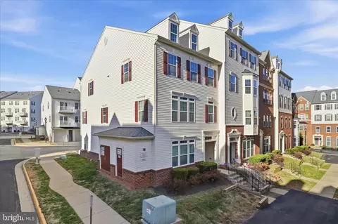 7455 Brunson Cir, Gainesville, VA 20155