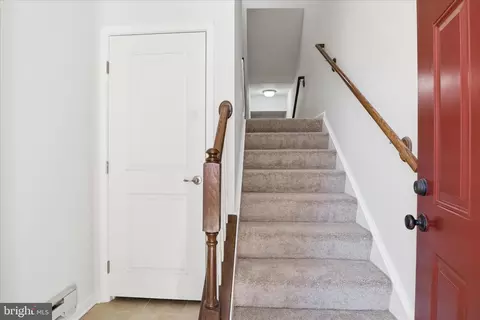 7455 Brunson Cir, Gainesville, VA 20155 photo 5