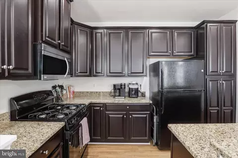 7455 Brunson Cir, Gainesville, VA 20155 photo 15