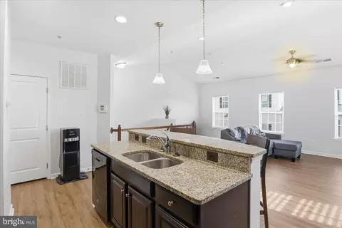 7455 Brunson Cir, Gainesville, VA 20155 photo 18