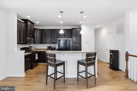 7455 Brunson Cir, Gainesville, VA 20155 photo 13