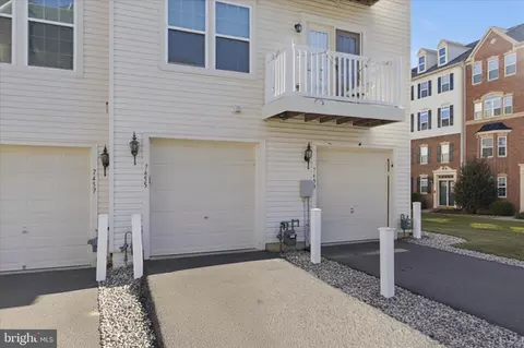 7455 Brunson Cir, Gainesville, VA 20155 photo 4