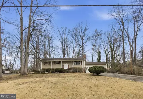 2640 Omisol Rd, Woodbridge, VA 22192