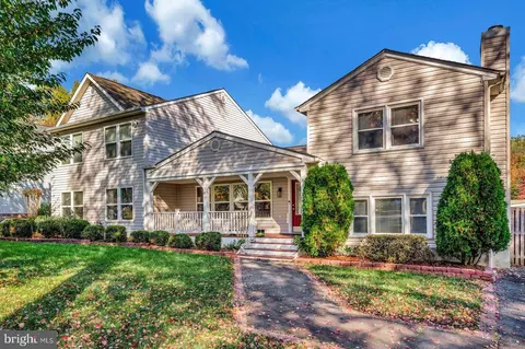 8110 Spruce St, Manassas, VA 20111