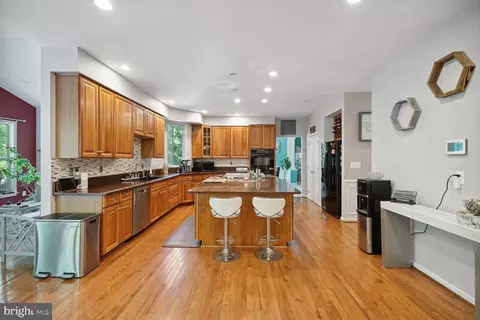 Kitchen - 15050 Rumson Pl, Manassas, VA 20111 photo 2 of 5