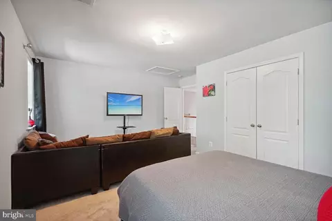 Bedroom - 15050 Rumson Pl, Manassas, VA 20111 photo 6 of 8