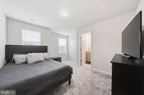 Bedroom - 8317 Sunset Dr, Manassas, VA 20110 photo 4 of 7