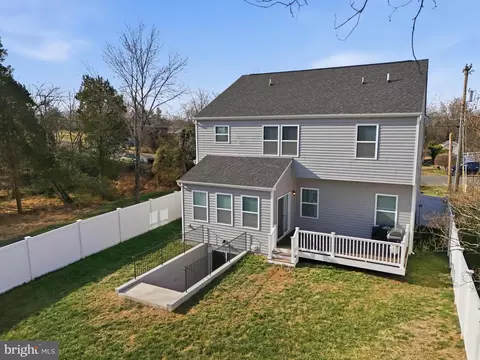 Exterior - 8317 Sunset Dr, Manassas, VA 20110 photo 3 of 6