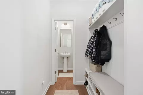 Entry Way - 8317 Sunset Dr, Manassas, VA 20110 photo 11 of 12