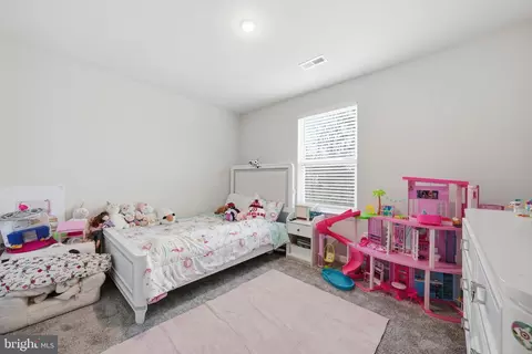 Bedroom - 8317 Sunset Dr, Manassas, VA 20110 photo 6 of 7