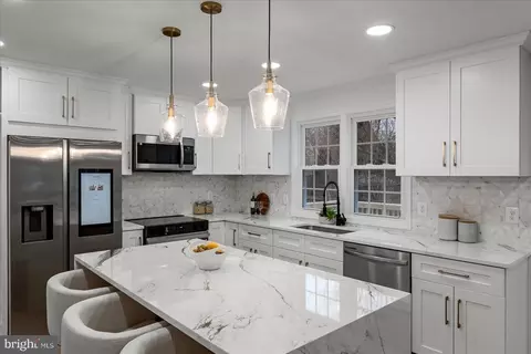 9615 Manassas Forge Dr, Manassas, VA 20111 photo 2