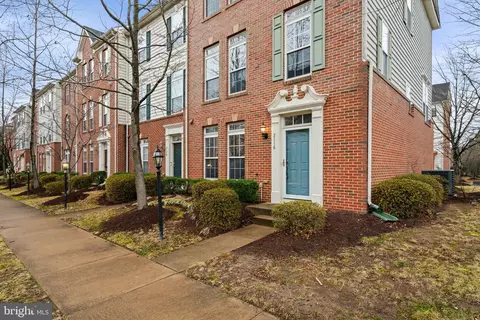 2116 Abbottsbury Way, Woodbridge, VA 22191