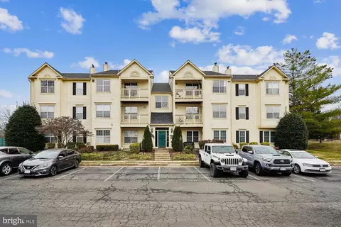 10998 Koman Cir #204, Manassas, VA 20109