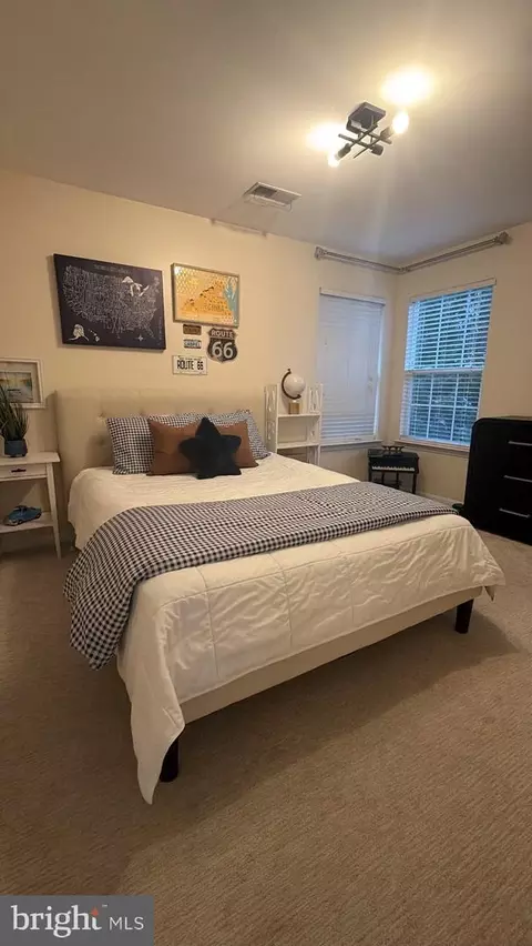 Bedroom - 11998 Youngtree Ct, Bristow, VA 20136 photo 3 of 9