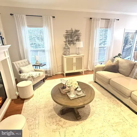 Living - 11998 Youngtree Ct, Bristow, VA 20136 photo 1 of 3