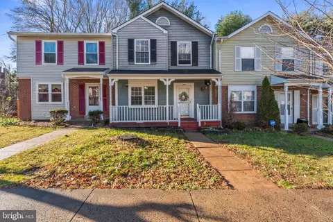 4219 Gibson Ct, Woodbridge, VA 22193