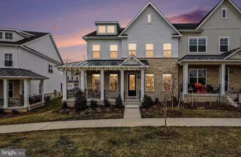 5513 Veltri Ter, Haymarket, VA 20169