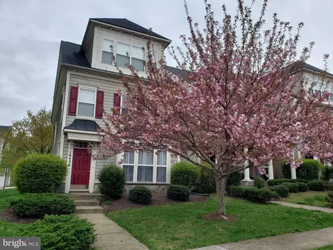 16456 Kenneweg Ct, Woodbridge, VA 22191