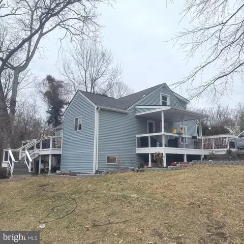 3170 Oakmont Ave, Triangle, VA 22172