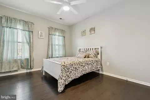 Bedroom - 3204 Lost Pond Ct, Triangle, VA 22172 photo 1 of 3