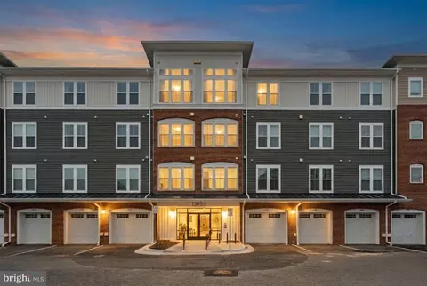 13950 Englefield Dr #408, Woodbridge, VA 22193