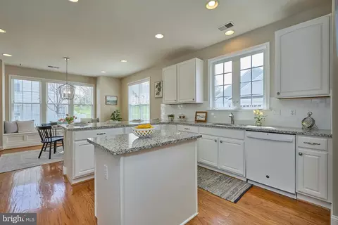 6907 Broadleaf Ter, Gainesville, VA 20155 photo 17