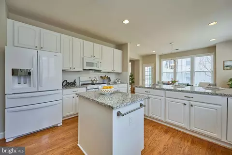6907 Broadleaf Ter, Gainesville, VA 20155 photo 18