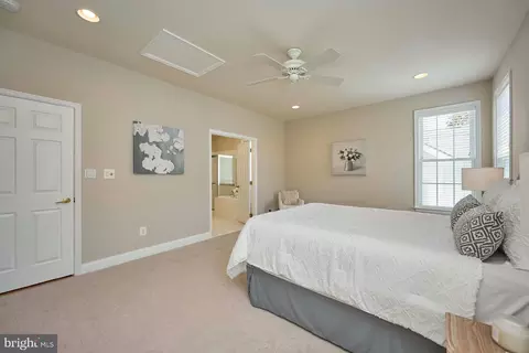 6907 Broadleaf Ter, Gainesville, VA 20155 photo 25