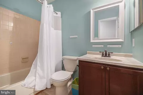 Bath - 4635 Holleyside Ct, Dumfries, VA 22025 photo 2 of 3