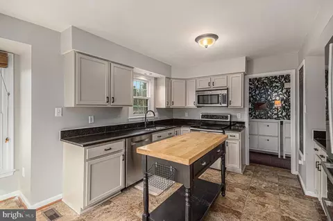 Kitchen - 4635 Holleyside Ct, Dumfries, VA 22025 photo 1 of 4