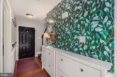 Entry Way - 4635 Holleyside Ct, Dumfries, VA 22025 photo 1 of 1