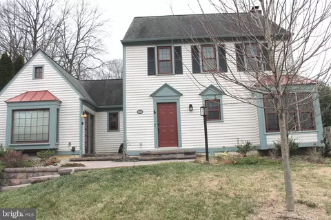 Exterior - 4635 Holleyside Ct, Dumfries, VA 22025 photo 5 of 10