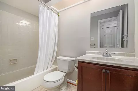 Bath - 4635 Holleyside Ct, Dumfries, VA 22025 photo 3 of 3