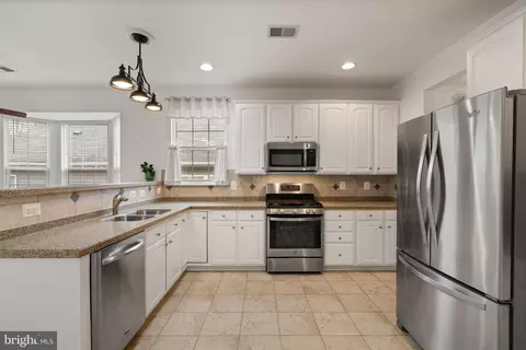 Kitchen - 16040 Dancing Leaf Pl, Dumfries, VA 22025 photo 1 of 3