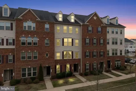 7861 Culloden Crest Ln, Gainesville, VA 20155