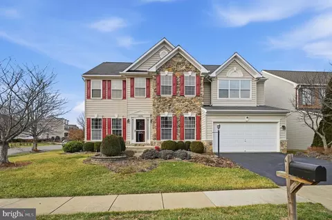 12096 Maidenhair Dr, Gainesville, VA 20155