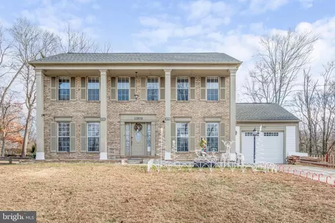 11979 Hedges Run Dr, Woodbridge, VA 22192