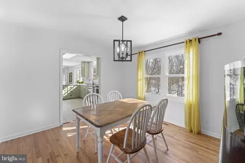 Dining - 6099 River Forest Dr, Manassas, VA 20112 photo 2 of 3