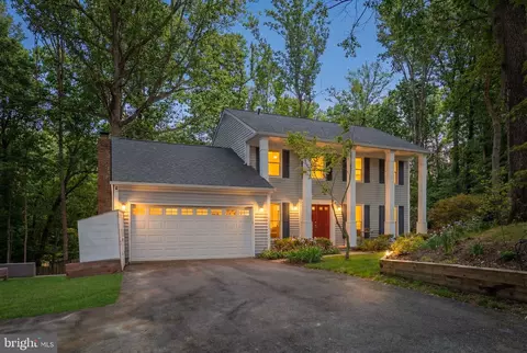 Exterior - 6099 River Forest Dr, Manassas, VA 20112 photo 2 of 14