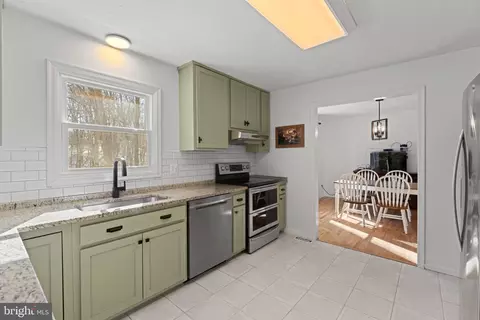 Kitchen - 6099 River Forest Dr, Manassas, VA 20112 photo 2 of 5