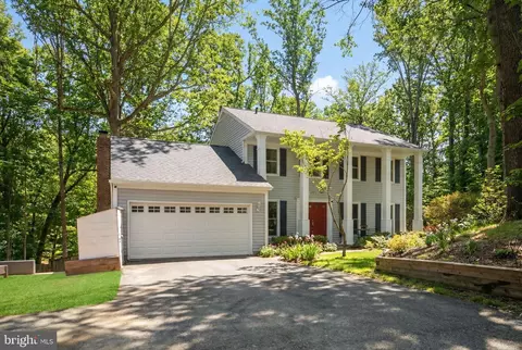 6099 River Forest Dr, Manassas, VA 20112