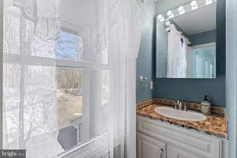 Bath - 6099 River Forest Dr, Manassas, VA 20112 photo 3 of 5