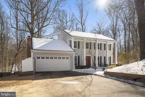 Exterior - 6099 River Forest Dr, Manassas, VA 20112 photo 4 of 14