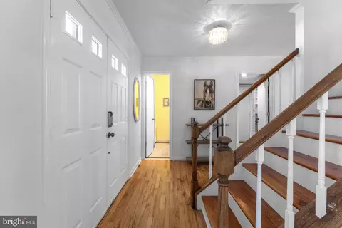 Entry Way - 6099 River Forest Dr, Manassas, VA 20112 photo 6 of 9