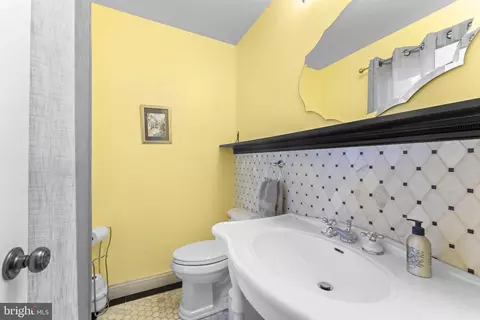 Bath - 6099 River Forest Dr, Manassas, VA 20112 photo 1 of 5