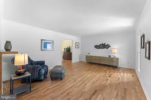 Living - 6099 River Forest Dr, Manassas, VA 20112 photo 1 of 3