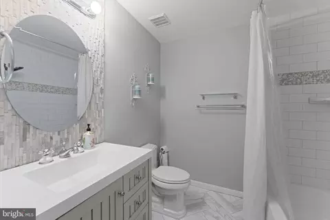 Bath - 6099 River Forest Dr, Manassas, VA 20112 photo 4 of 5